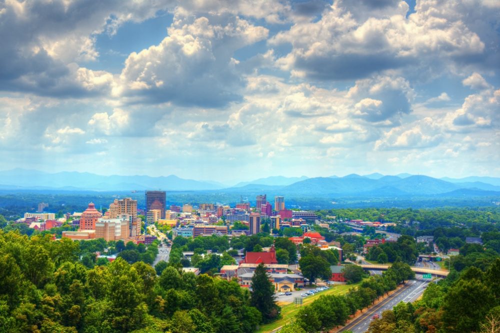 Asheville,,North,Carolina,Skyline,Nestled,In,The,Blue,Ridge,Mountains.